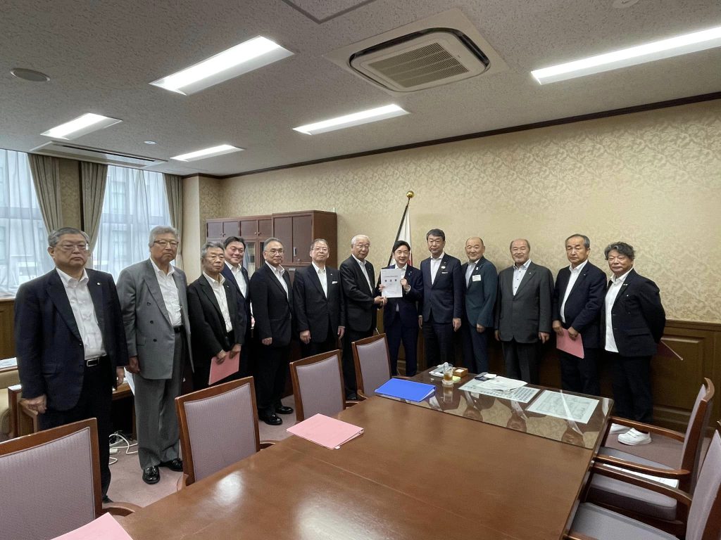 北海道商工会議所連合会のみなさまと中央要望活動を行いました。