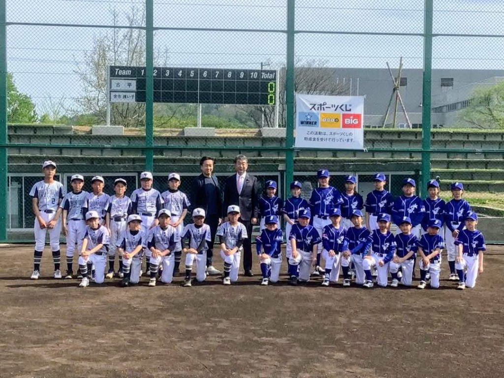 余市町営球場の改修が終わり、オープニング試合が行われました。